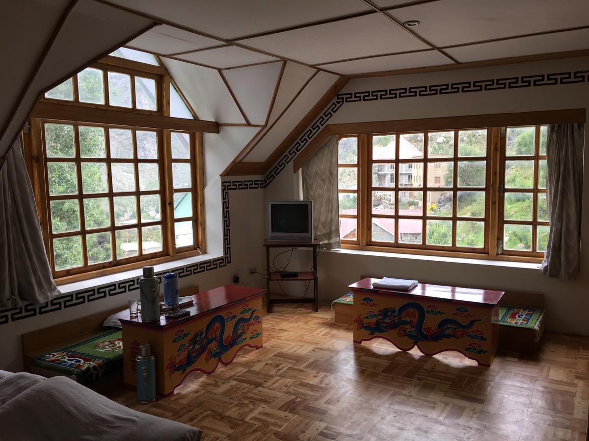 Gemoor Khar- Manor House Bed & Breakfast Jispa Exterior photo